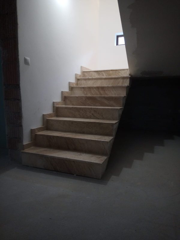 Scari Interior Din Marmura